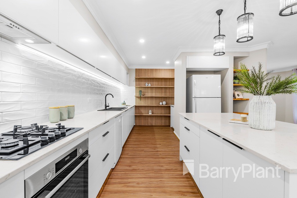 8 Cornforth WayMill Park, VIC 3082, Mill Park - Thumbnail 3
