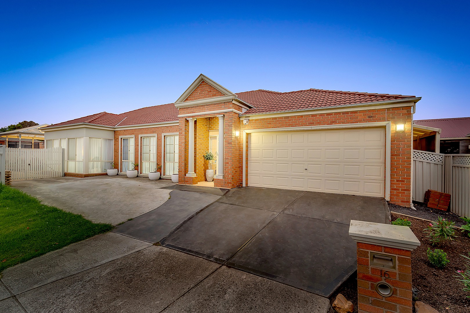 16 Gardenia CloseCraigieburn, VIC 3064, Craigieburn - Thumbnail 2