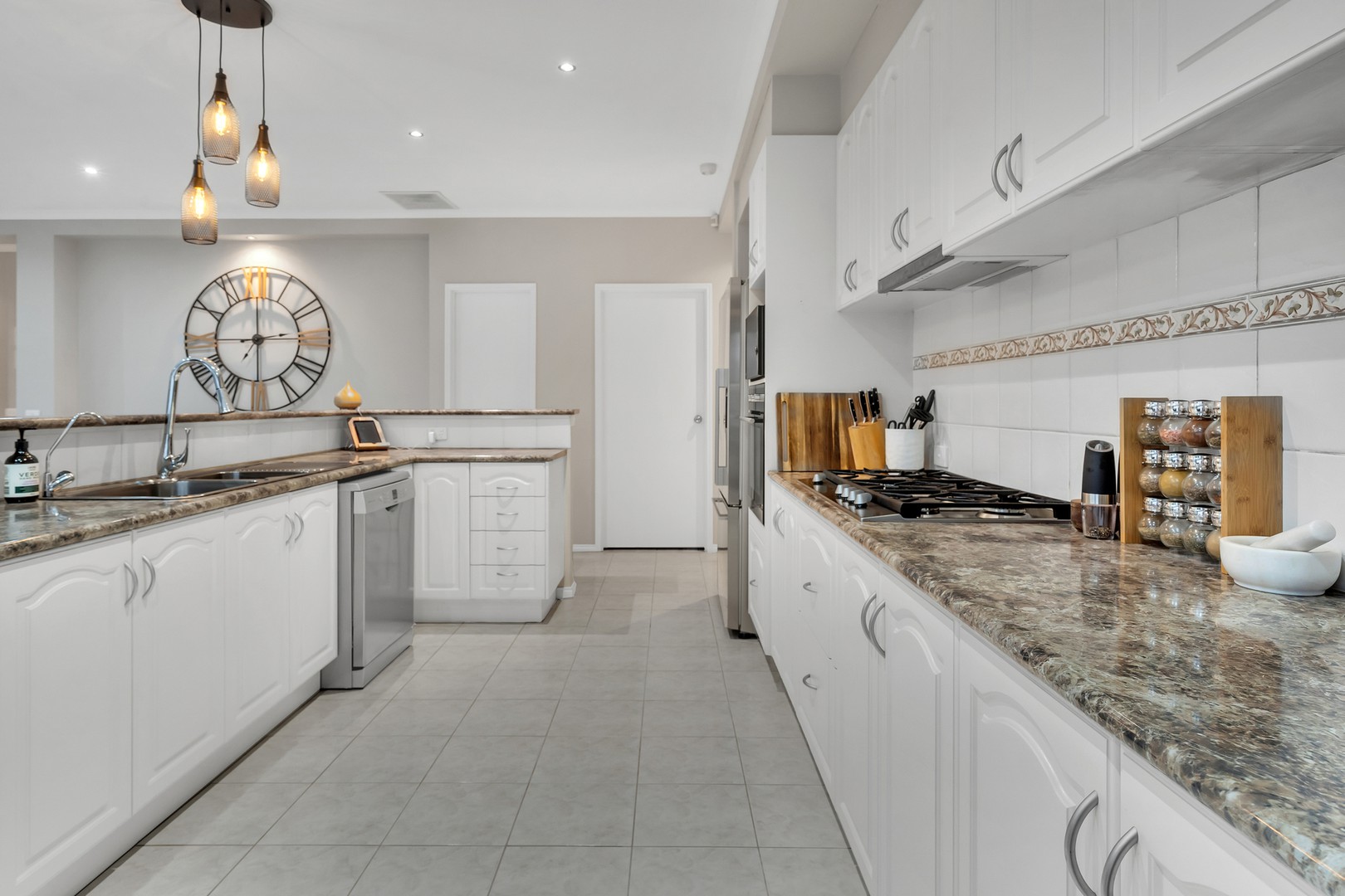 16 Gardenia CloseCraigieburn, VIC 3064, Craigieburn - Thumbnail 7