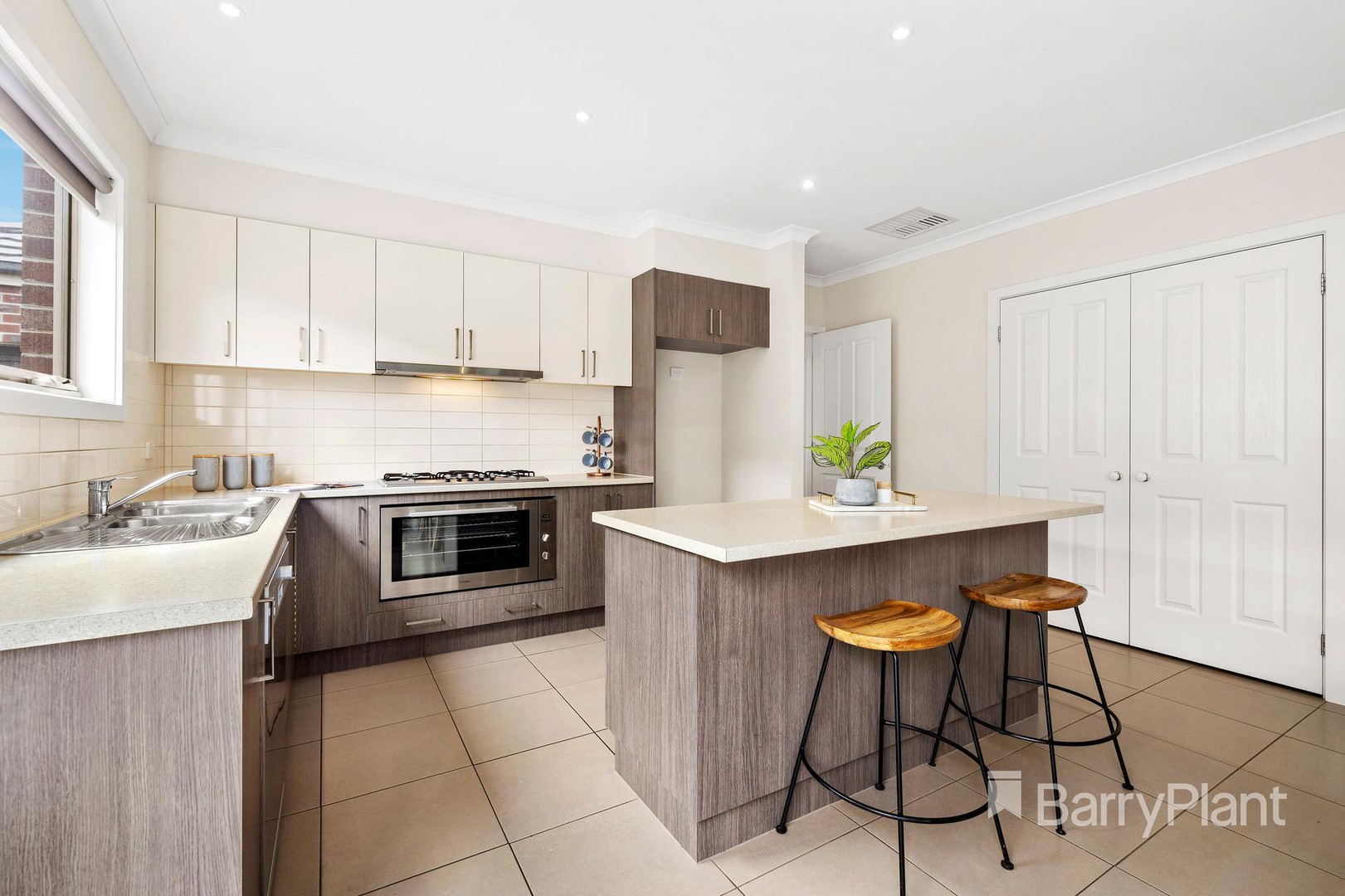 3 Panton Gap DriveSouth Morang, VIC 3752, South Morang - Thumbnail 3