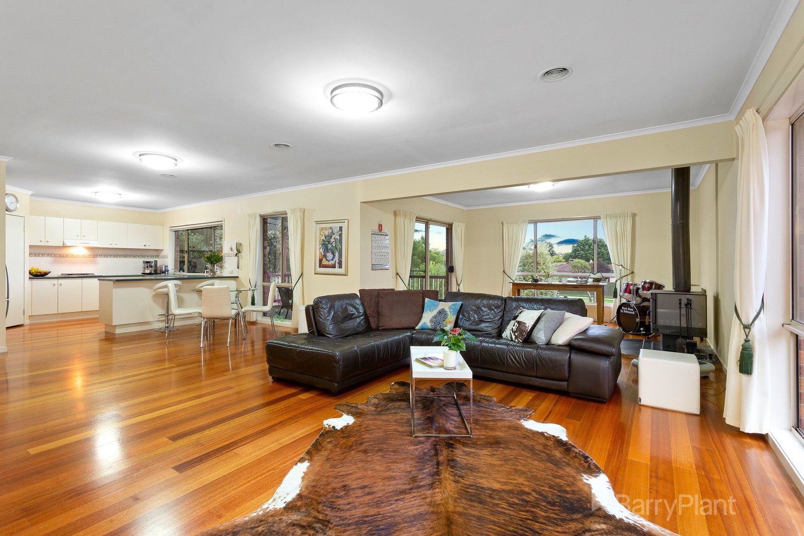 57 Sandalwood DriveNarre Warren, VIC 3805, Narre Warren - Thumbnail 2