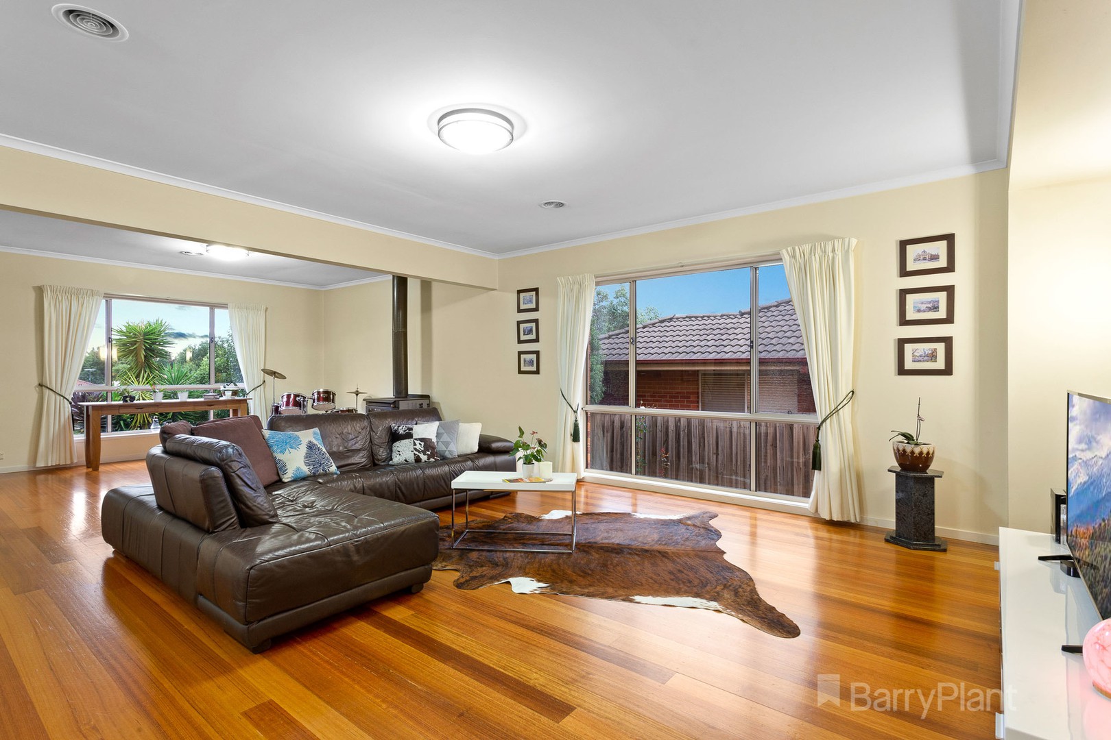 57 Sandalwood DriveNarre Warren, VIC 3805, Narre Warren - Thumbnail 3