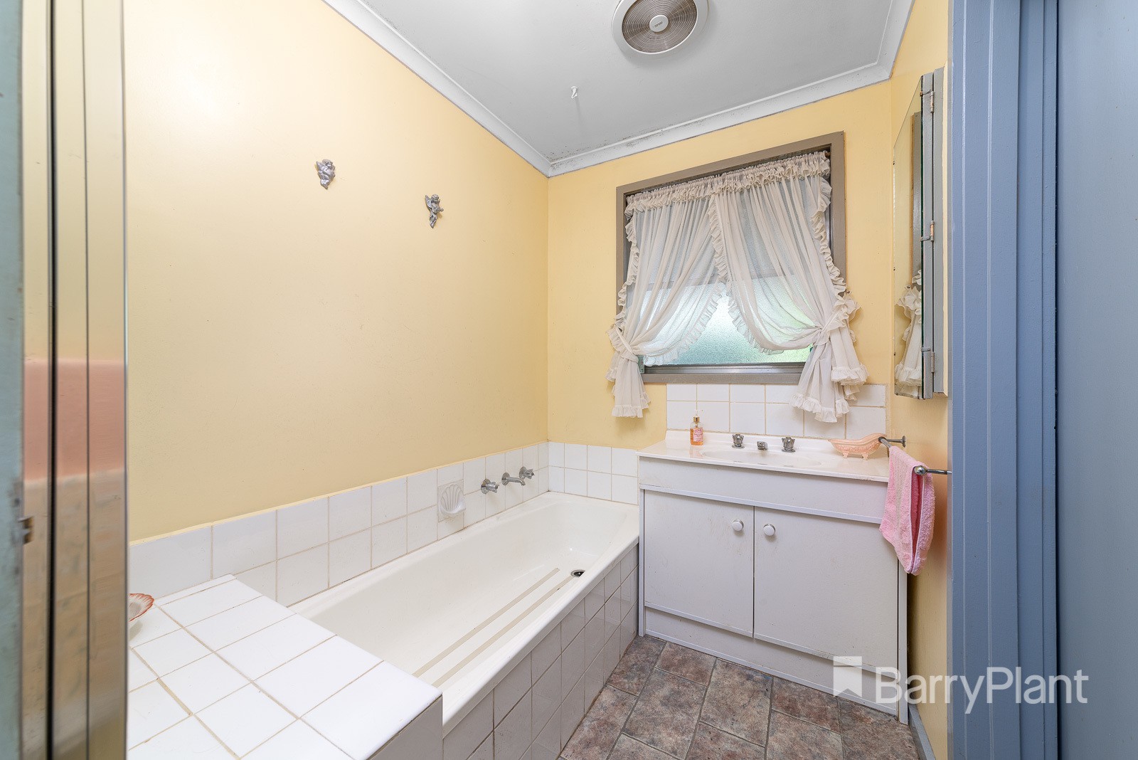 50 Katunga CrescentBroadmeadows, VIC 3047, Broadmeadows - Thumbnail 8