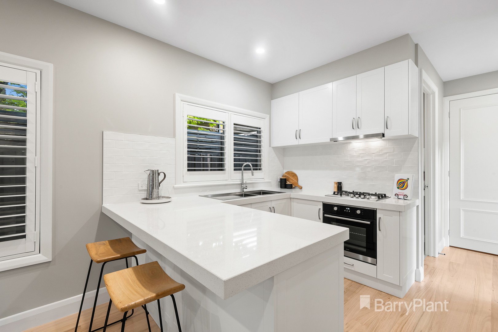 2/10 Tennyson AvenueKilsyth, VIC 3137, Kilsyth - Thumbnail 2