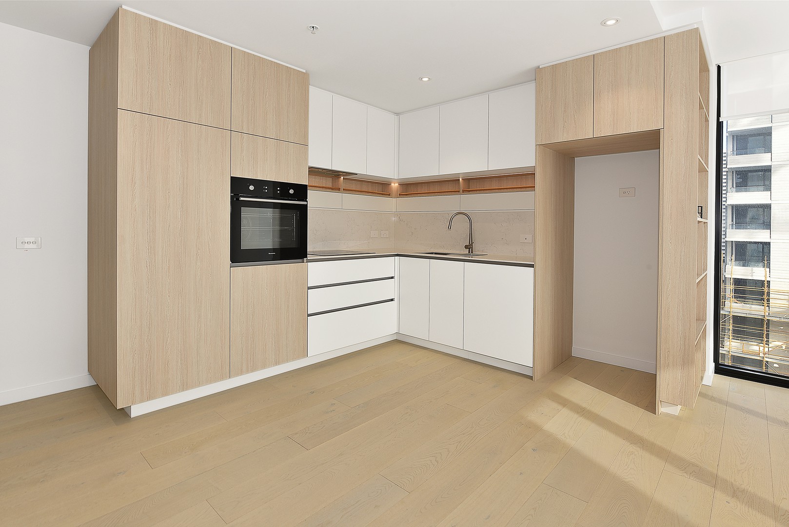 825/40 Hall Street, Moonee Ponds, VIC 3039 - Thumbnail 1 - 31/03/2021