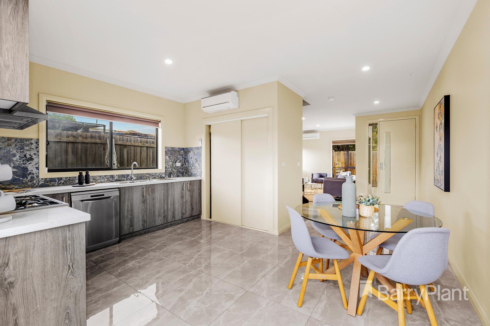 2/3 Scullin CourtMill Park, VIC 3082, Mill Park - Thumbnail 3
