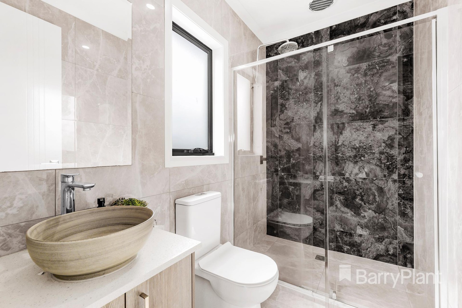 2/3 Scullin CourtMill Park, VIC 3082, Mill Park - Thumbnail 6