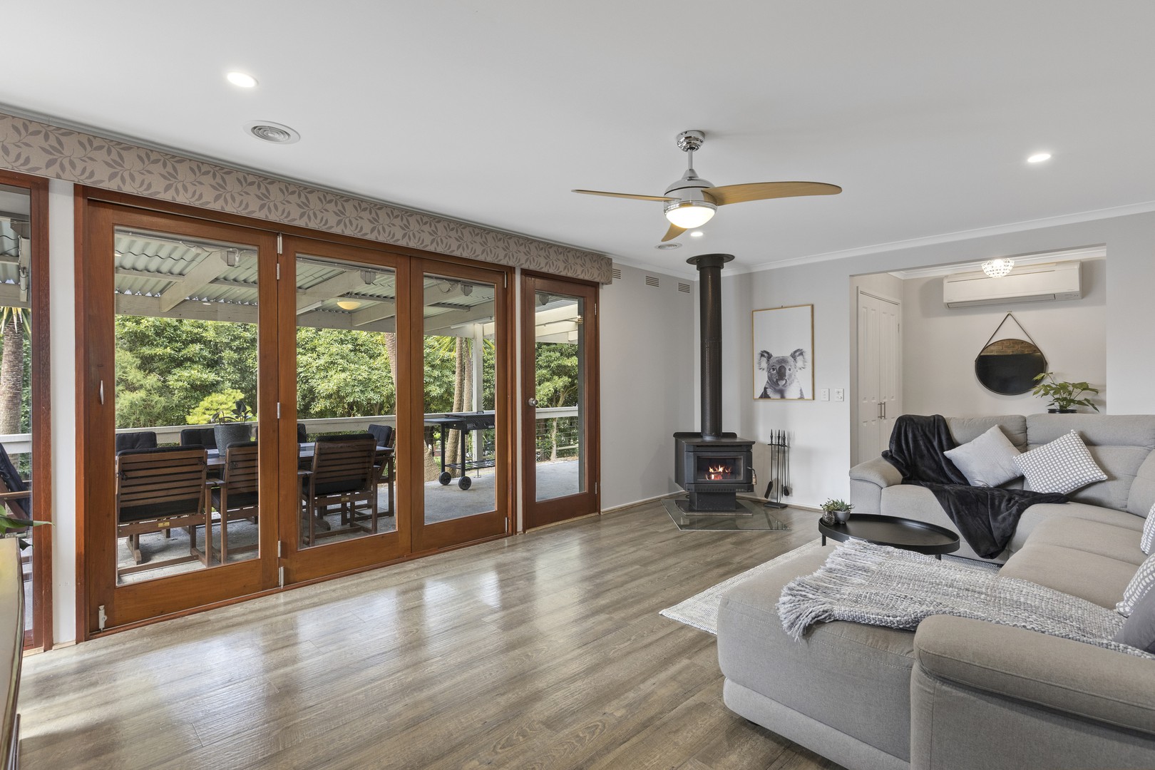 18 Scenic Drive, Launching Place, VIC 3139 - Thumbnail 2 - 31/03/2021