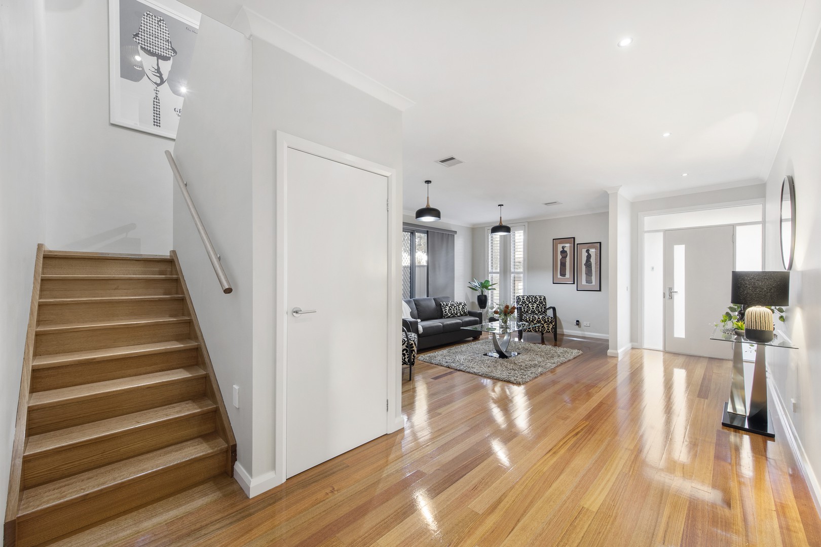 33 Robertsons RoadTaylors Lakes, VIC 3038, Taylors Lakes - Thumbnail 2