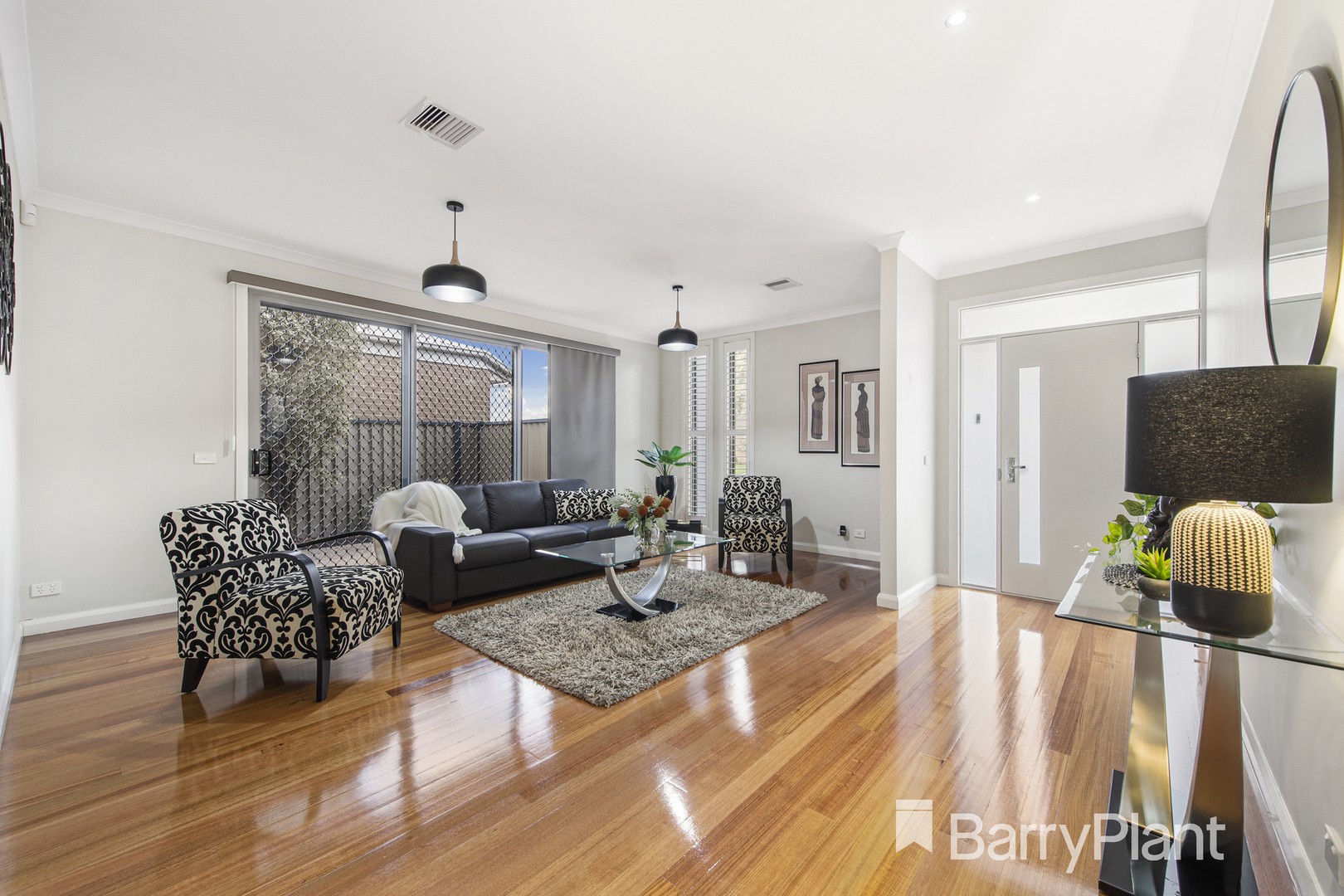 33 Robertsons RoadTaylors Lakes, VIC 3038, Taylors Lakes - Thumbnail 3