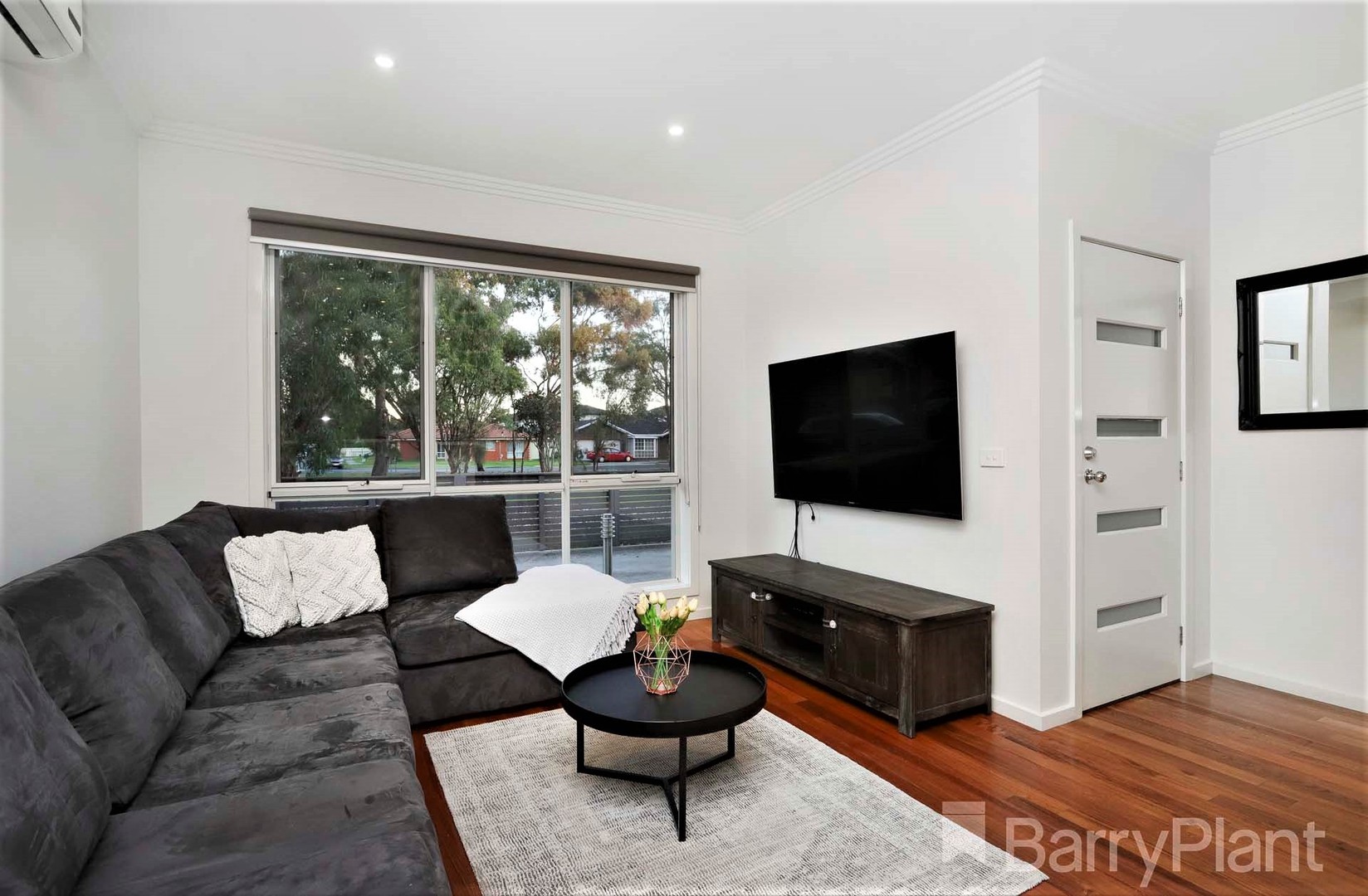 2/1 Warwick Place, Tullamarine, VIC 3043 - Thumbnail 2 - 06/04/2021