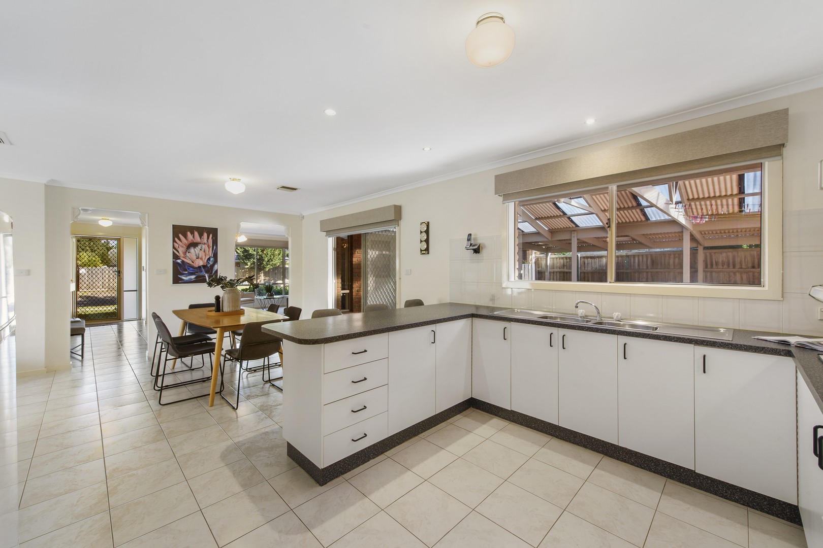 8 Hanslow WayTaylors Lakes, VIC 3038, Taylors Lakes - Thumbnail 6