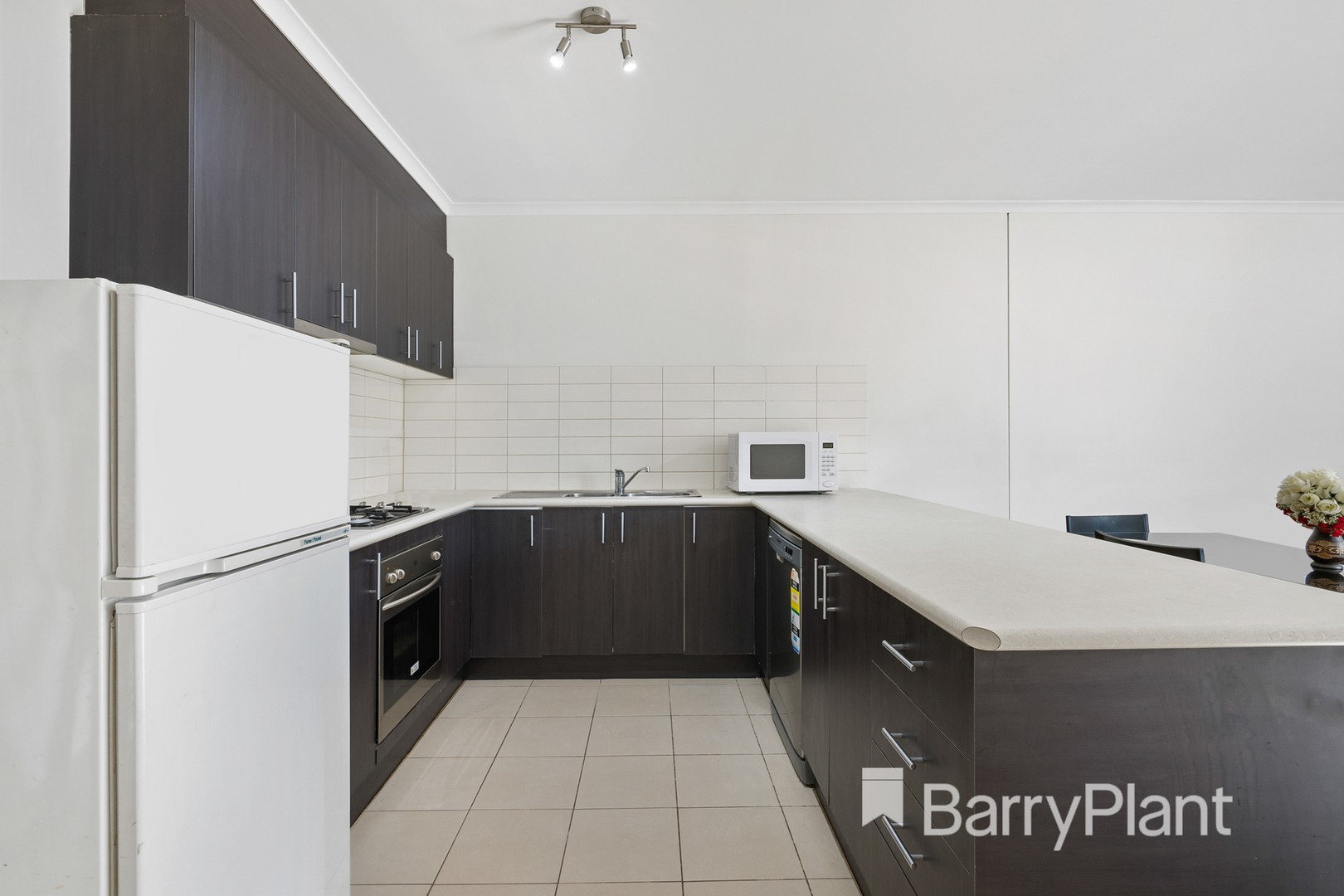 2/3-11 Retford CloseWerribee, VIC 3030, Werribee - Thumbnail 3