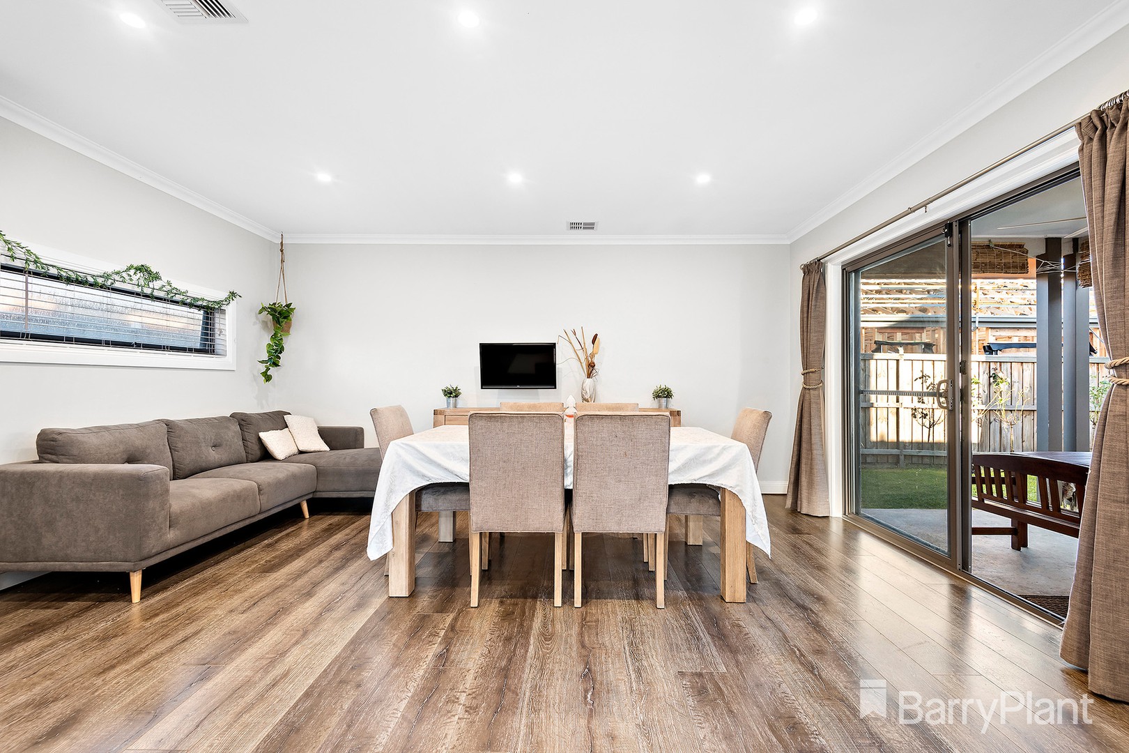 31 Colchester AvenueCranbourne West, VIC 3977, Cranbourne West - Thumbnail 3