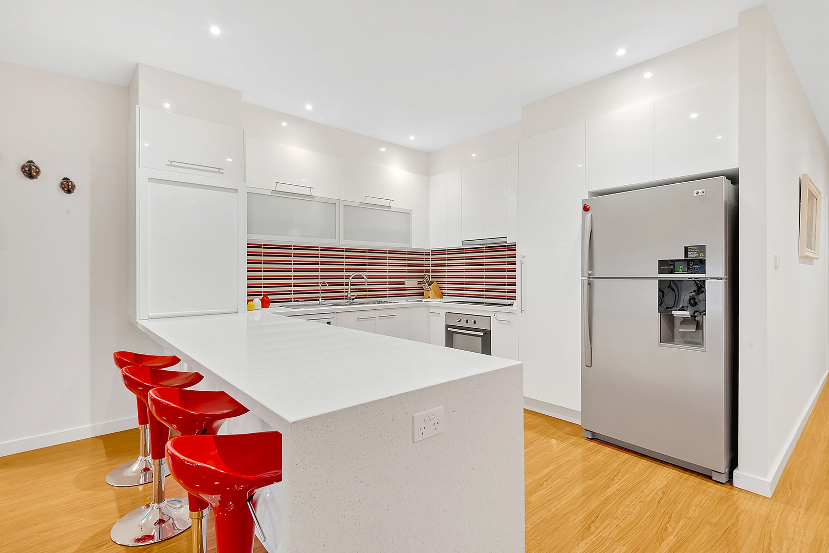 72 Huntington DriveCraigieburn, VIC 3064, Craigieburn - Thumbnail 2