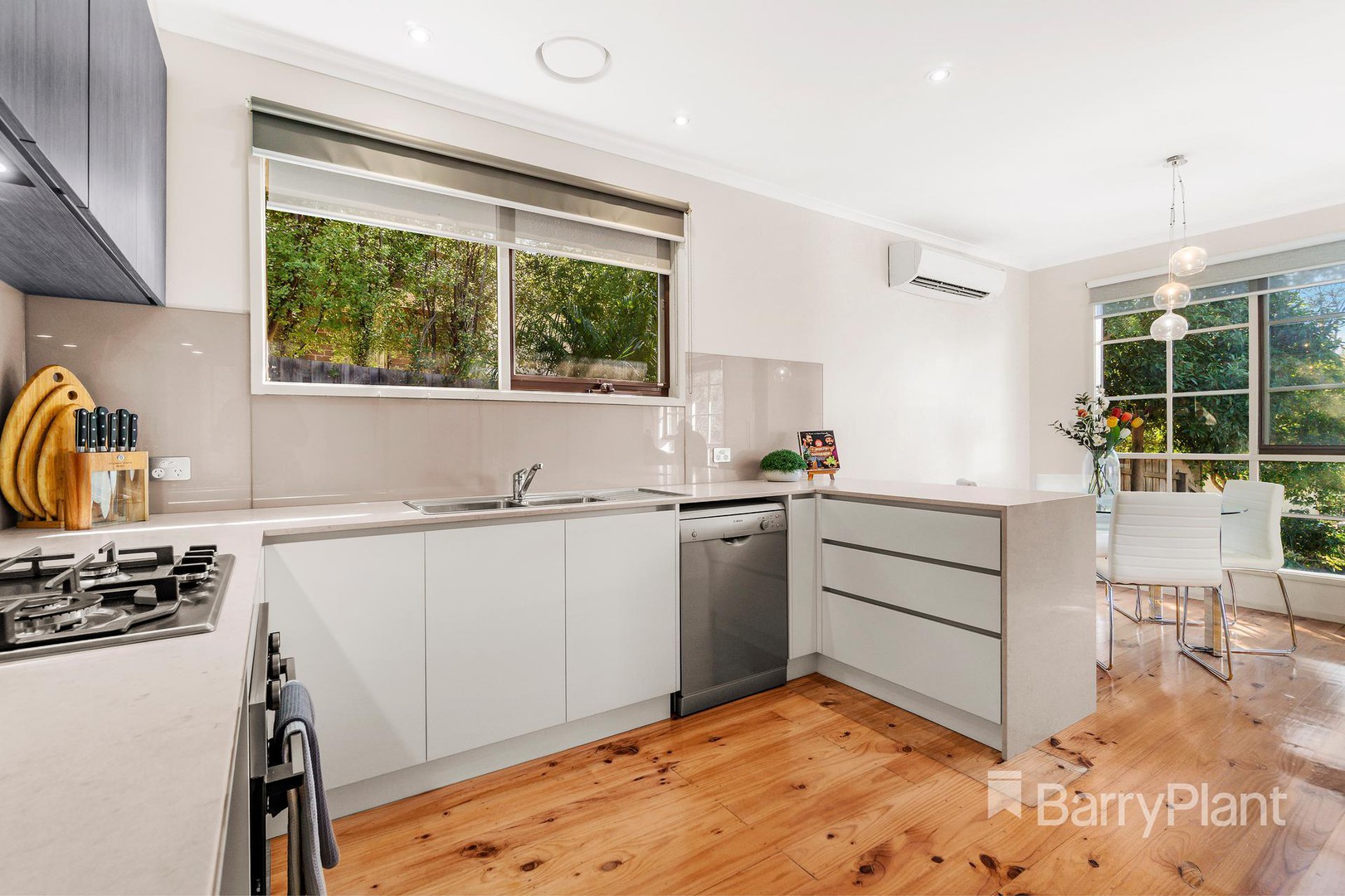 216 Elder StreetGreensborough, VIC 3088, Greensborough - Thumbnail 3