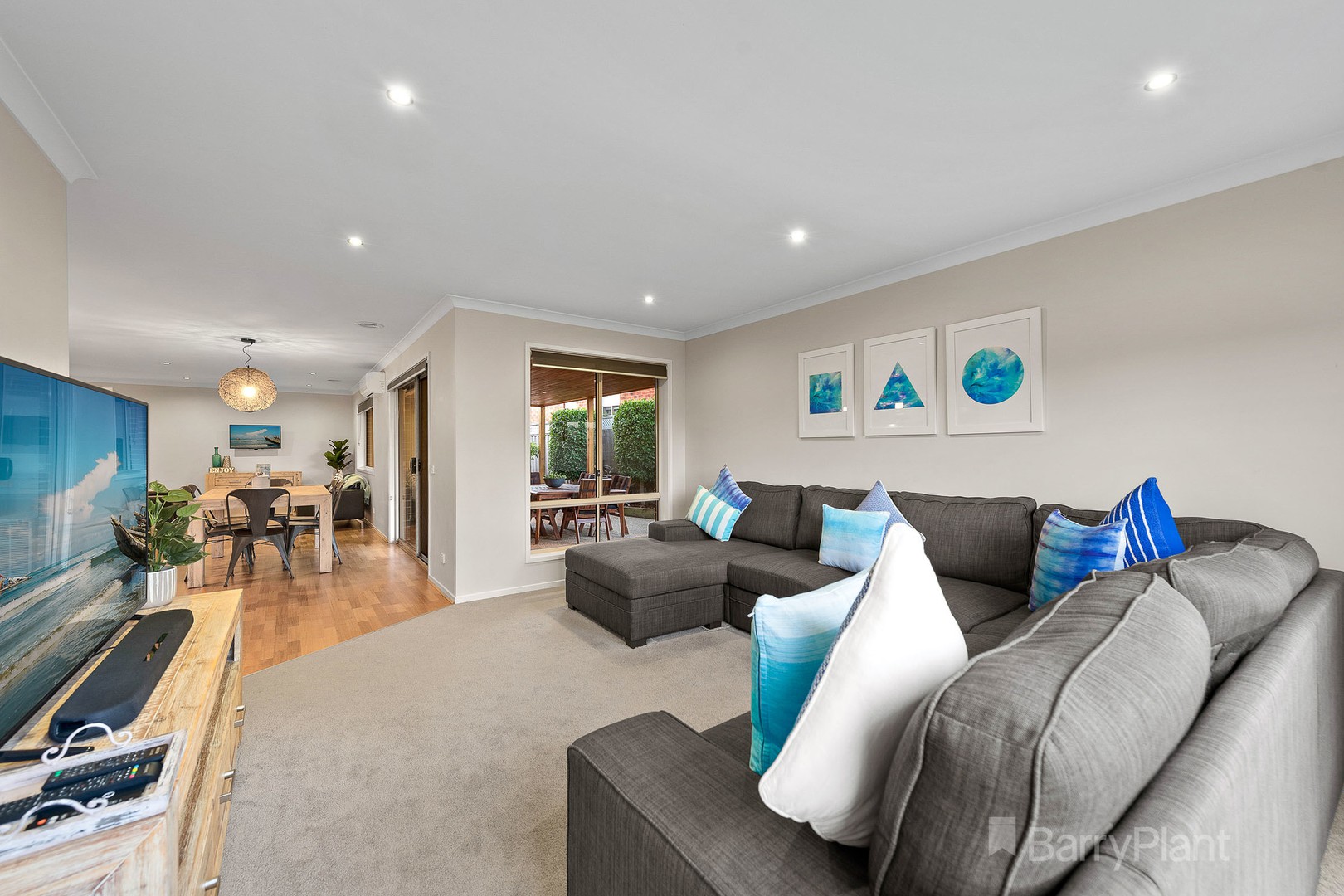 17 Hood PlacePakenham, VIC 3810, Pakenham - Thumbnail 2