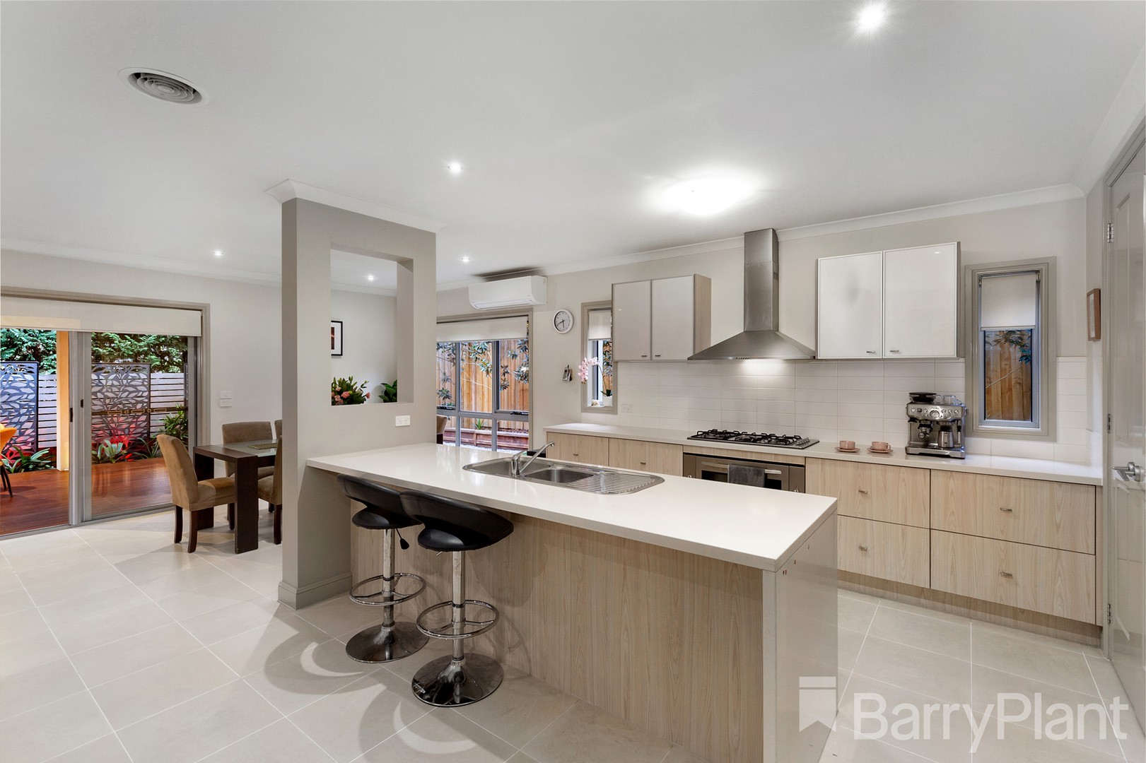 111 Springthorpe Boulevard, Macleod, VIC 3085 - Thumbnail 2 - 07/04/2021