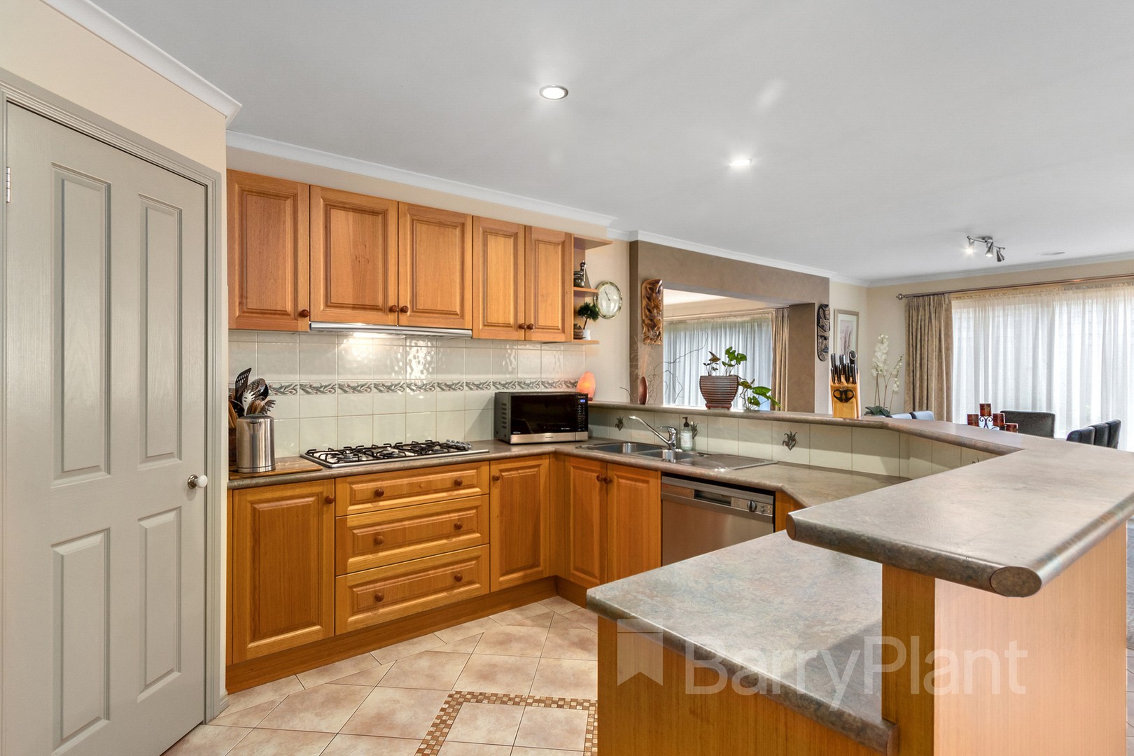 33 Seminary CrescentScoresby, VIC 3179, Scoresby - Thumbnail 4