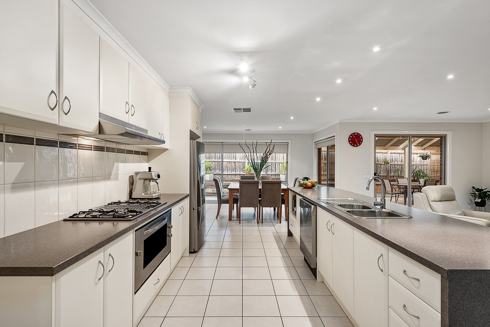 12 St Bernards CourtWantirna South, VIC 3152, Wantirna South - Thumbnail 3