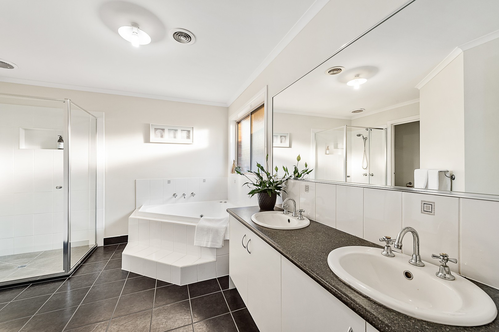 12 St Bernards CourtWantirna South, VIC 3152, Wantirna South - Thumbnail 8