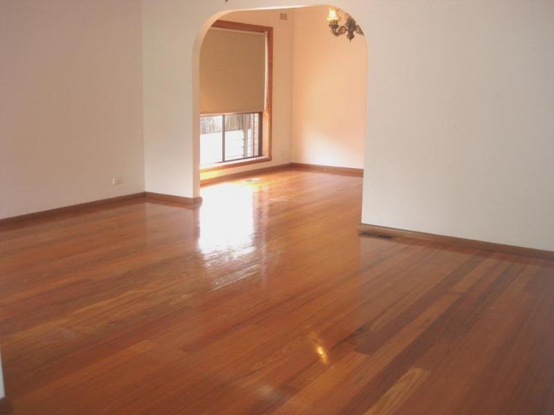 18 Wirraway Crescent, Thomastown, VIC 3074 - Thumbnail 1 - 08/04/2021