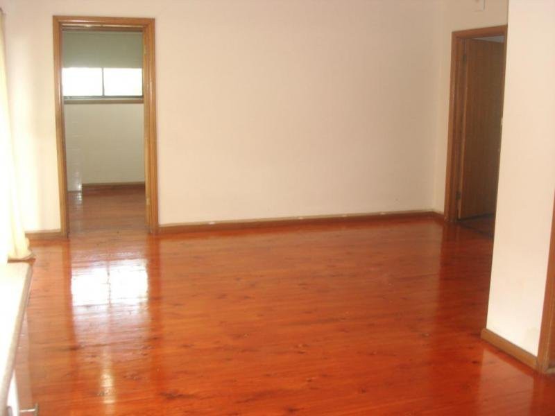 18 Wirraway Crescent, Thomastown, VIC 3074 - Thumbnail 2 - 08/04/2021