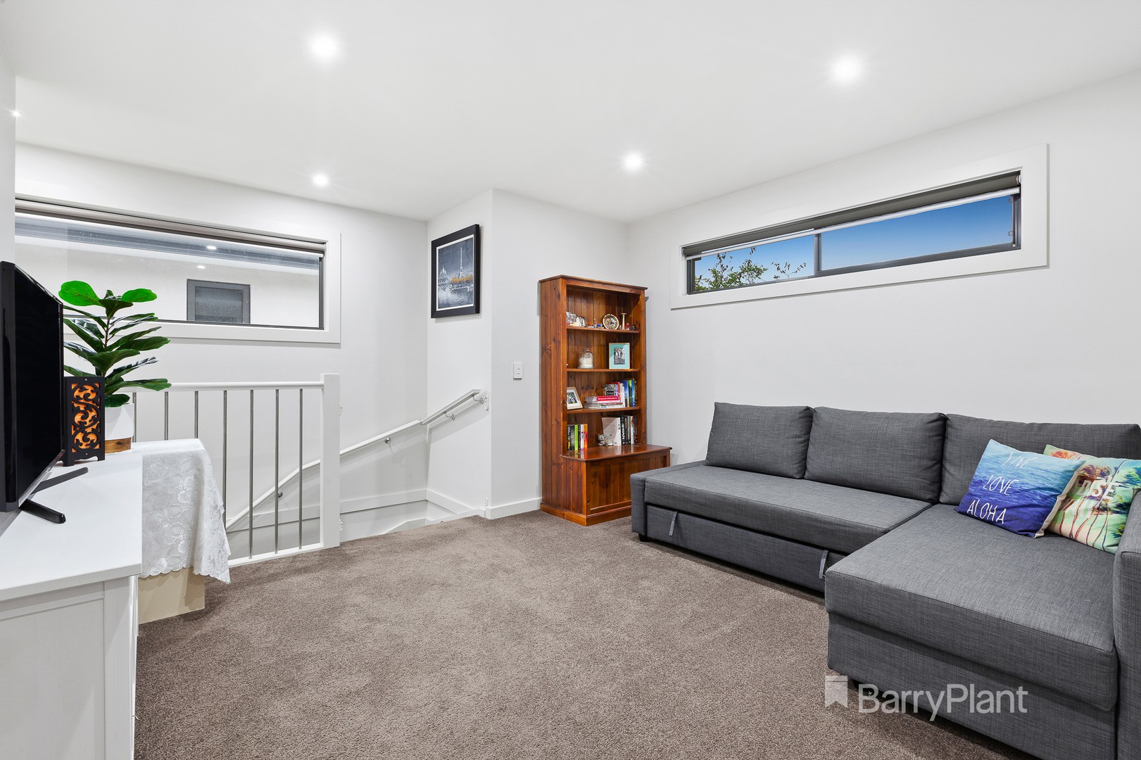 2/14 Melton Grove, Croydon, VIC 3136 - Thumbnail 2 - 08/04/2021