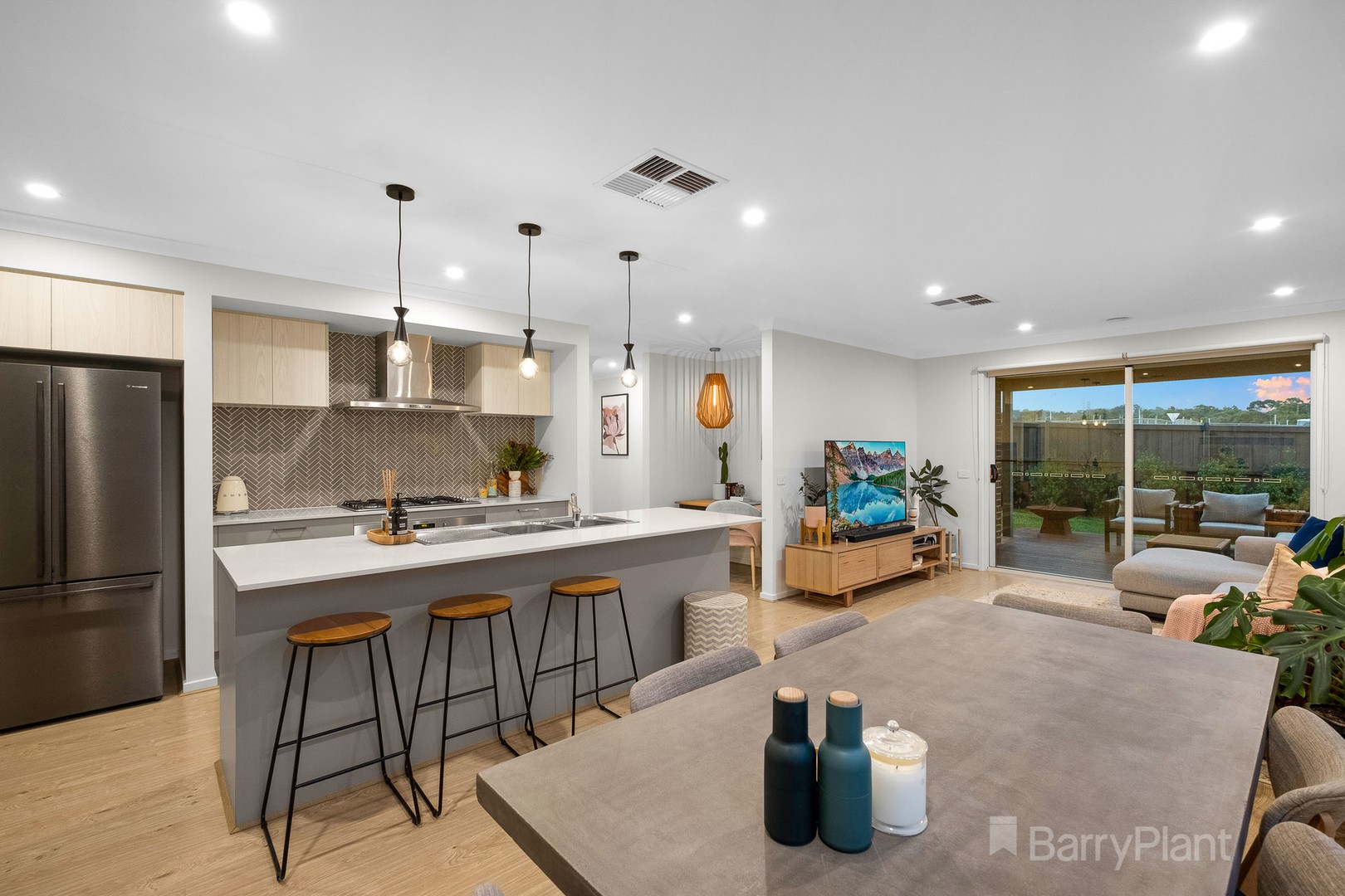 20 Ambleside Way, Officer, VIC 3809 - Thumbnail 2 - 09/04/2021