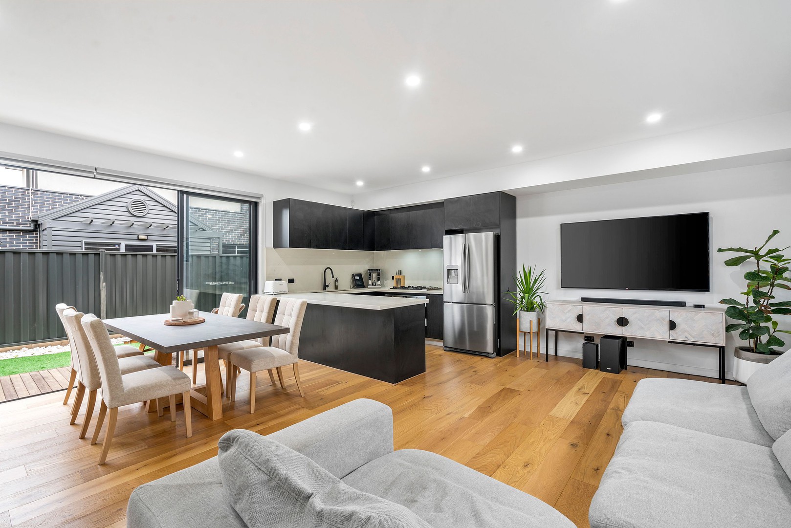 2/9 South RoadAirport West, VIC 3042, Airport West - Thumbnail 2