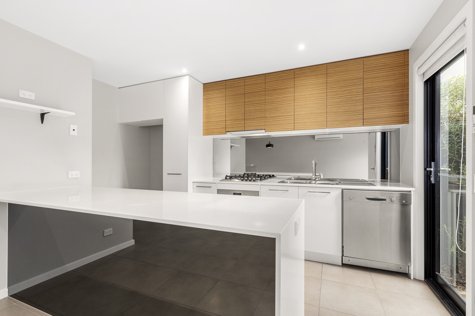 6 Sun Orchid Circuit, St Helena, VIC 3088 - Thumbnail 1 - 09/04/2021