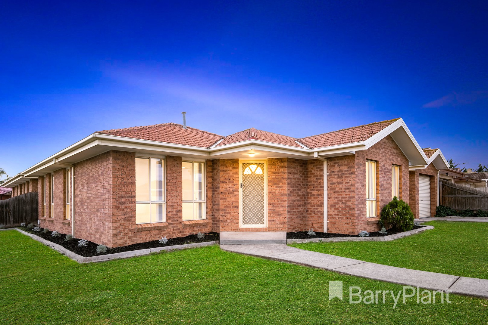 15 Chatterton DriveDelahey, VIC 3037, Delahey - Thumbnail 2