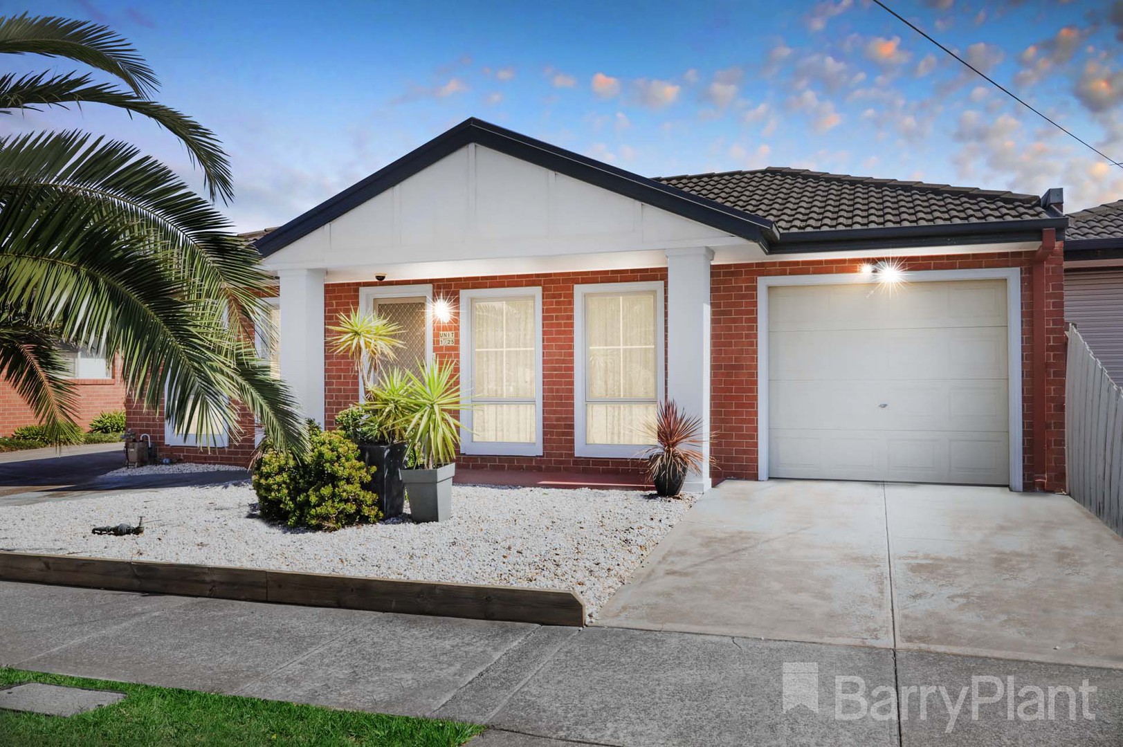 1/25 Lewin StreetDeer Park, VIC 3023