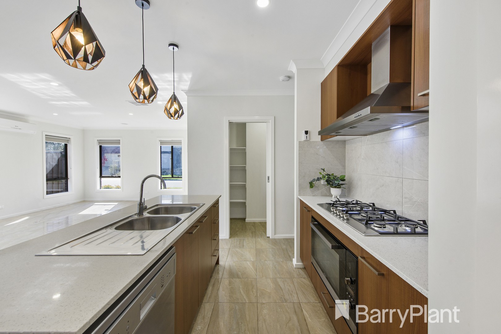 9 Cubbyhouse RoadWyndham Vale, VIC 3024, Wyndham Vale - Thumbnail 4
