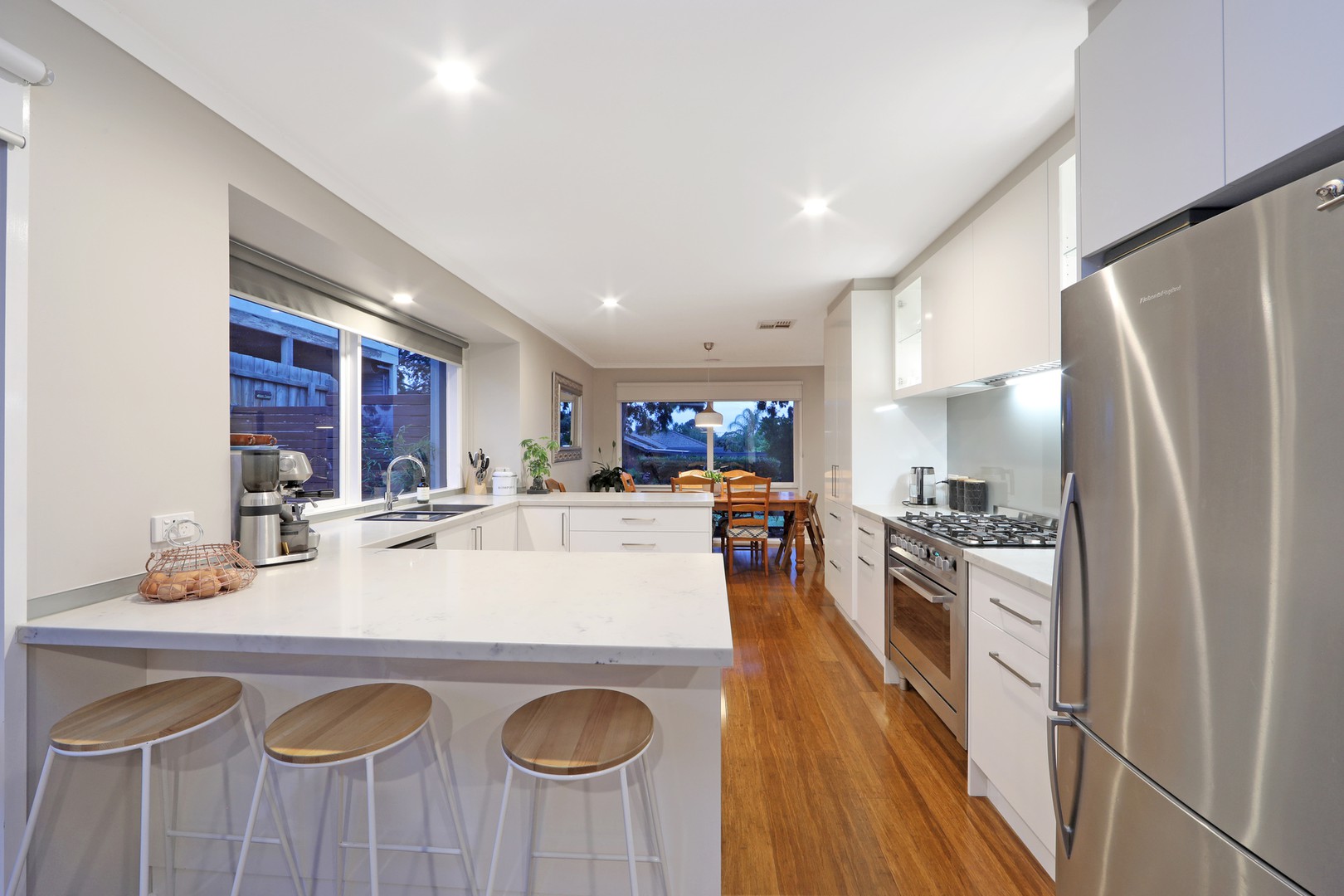 11 Kedleston WayRowville, VIC 3178, Rowville - Thumbnail 2