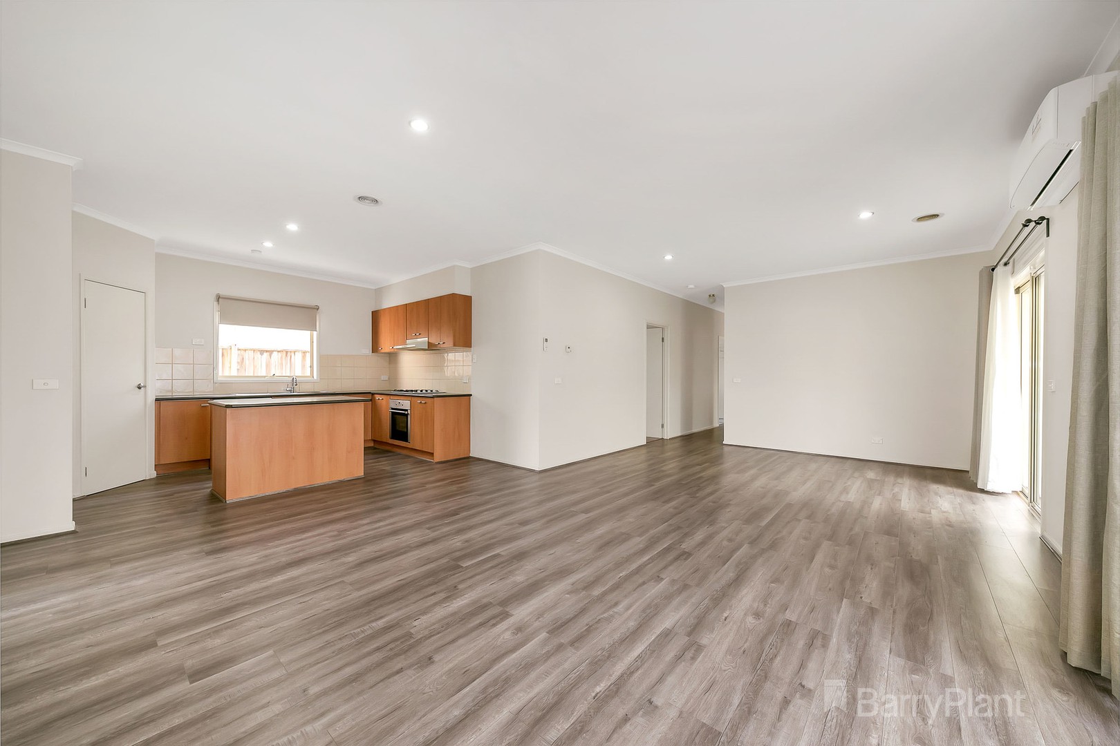 30 Jack William Way, Berwick, VIC 3806 - Thumbnail 2 - 14/04/2021