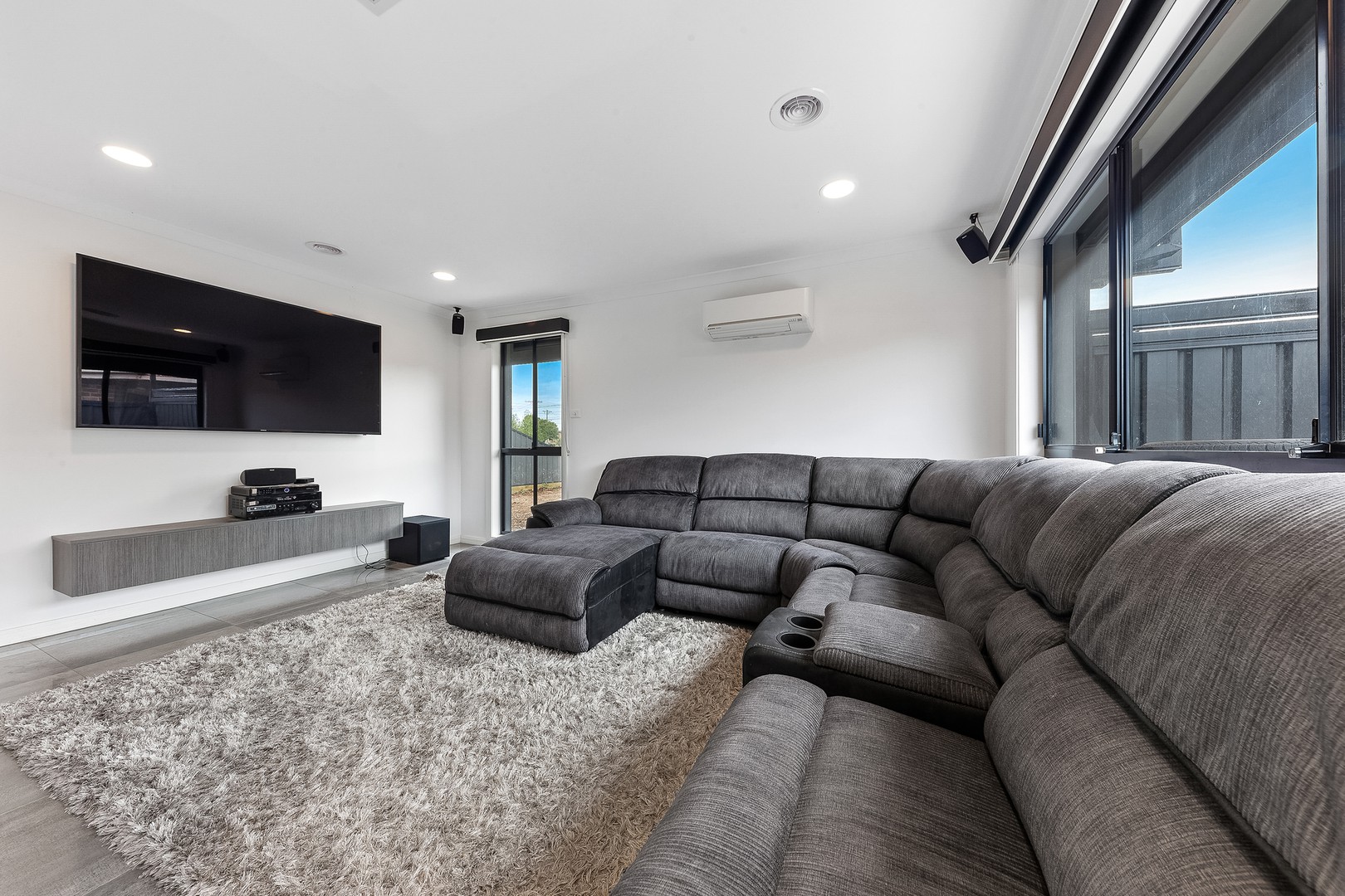 5 Halifax CloseSt Albans, VIC 3021, St Albans - Thumbnail 2