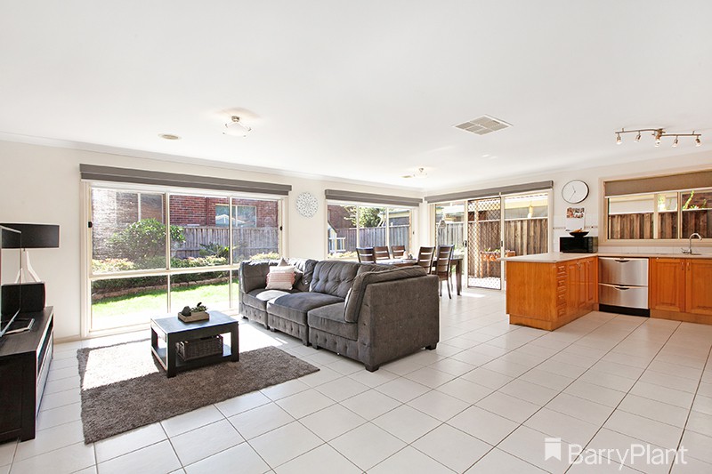 7 Buttress CrescentSouth Morang, VIC 3752, South Morang - Thumbnail 2