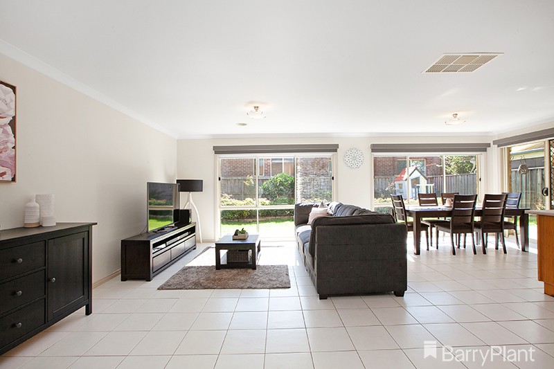 7 Buttress CrescentSouth Morang, VIC 3752, South Morang - Thumbnail 3