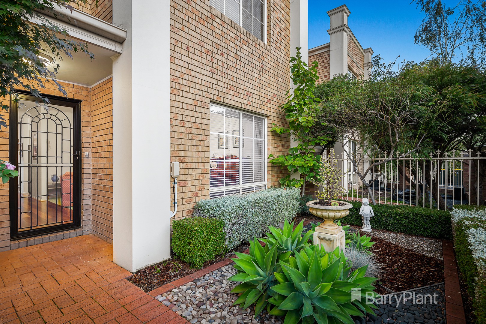 22 Keshava Grove, Dandenong, Dandenong - Thumbnail 2
