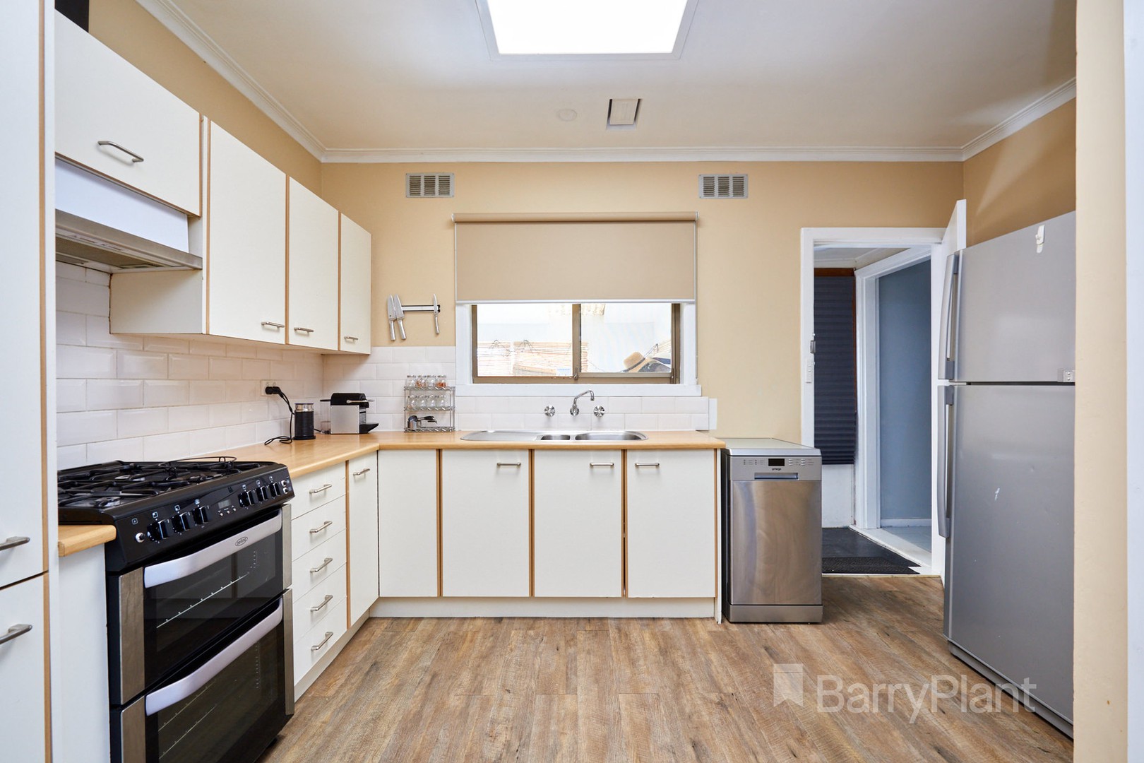 31 Charles AvenueSpringvale, VIC 3171, Springvale - Thumbnail 2