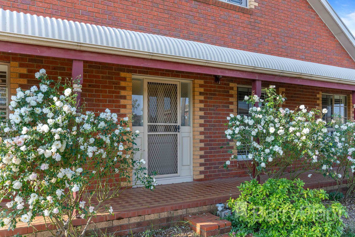 31 Rowan ParadeWendouree, VIC 3355, Wendouree - Thumbnail 2