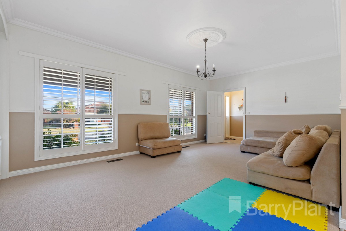 31 Rowan ParadeWendouree, VIC 3355, Wendouree - Thumbnail 3