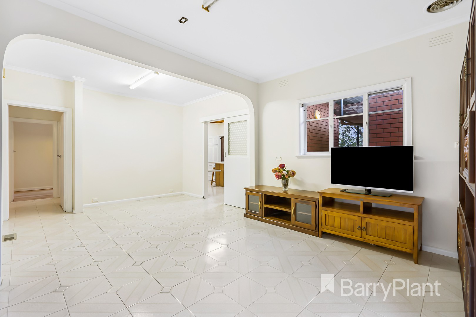 66 Stradbroke DriveSt Albans, VIC 3021, St Albans - Thumbnail 7