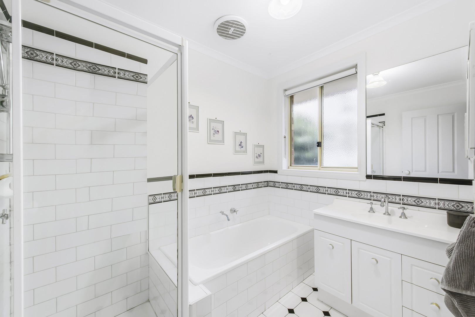 2/43 Pecks RoadSydenham, VIC 3037, Sydenham - Thumbnail 7