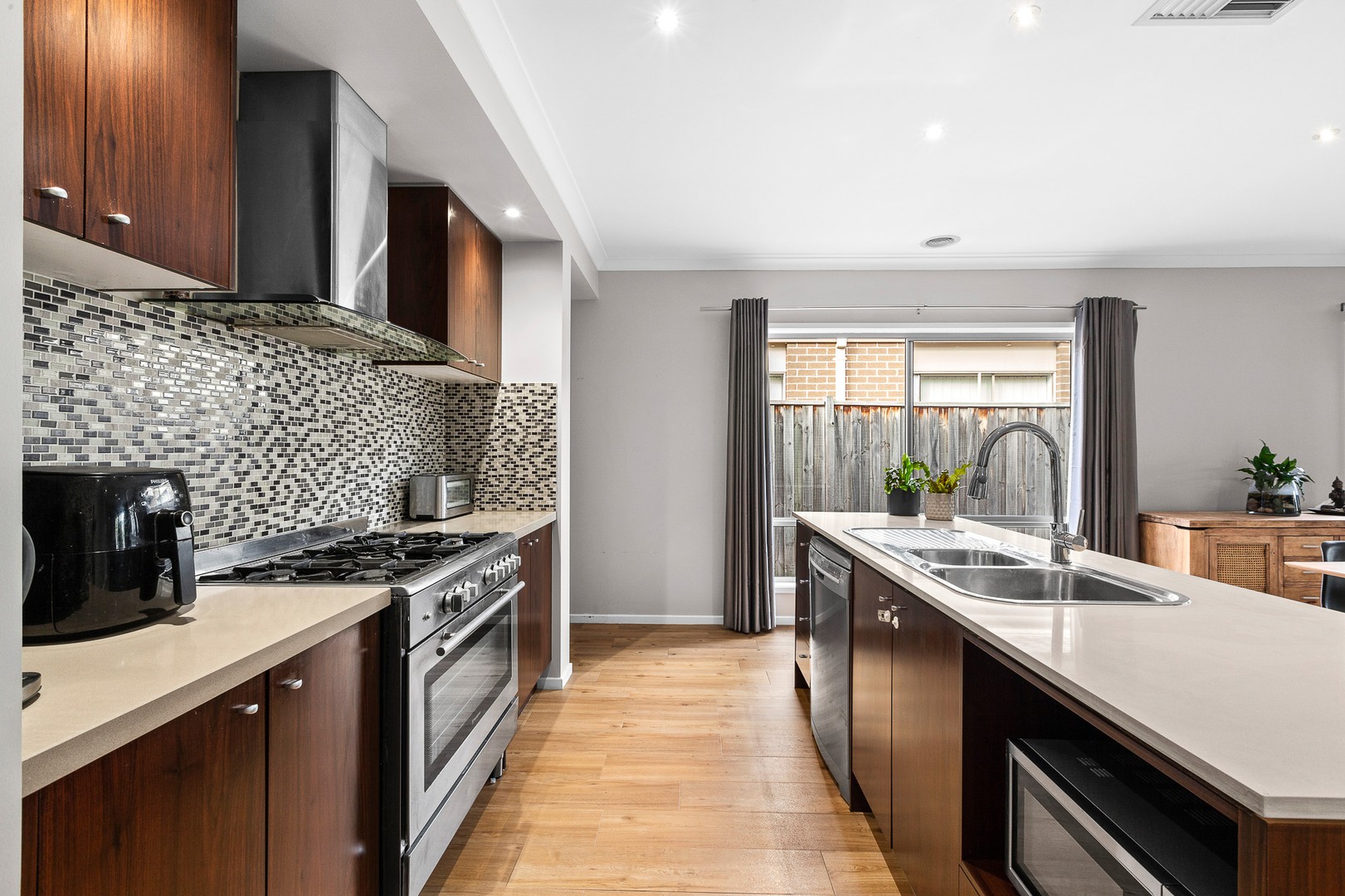 77 Vantage Point BoulevardDoreen, VIC 3754, Doreen - Thumbnail 2