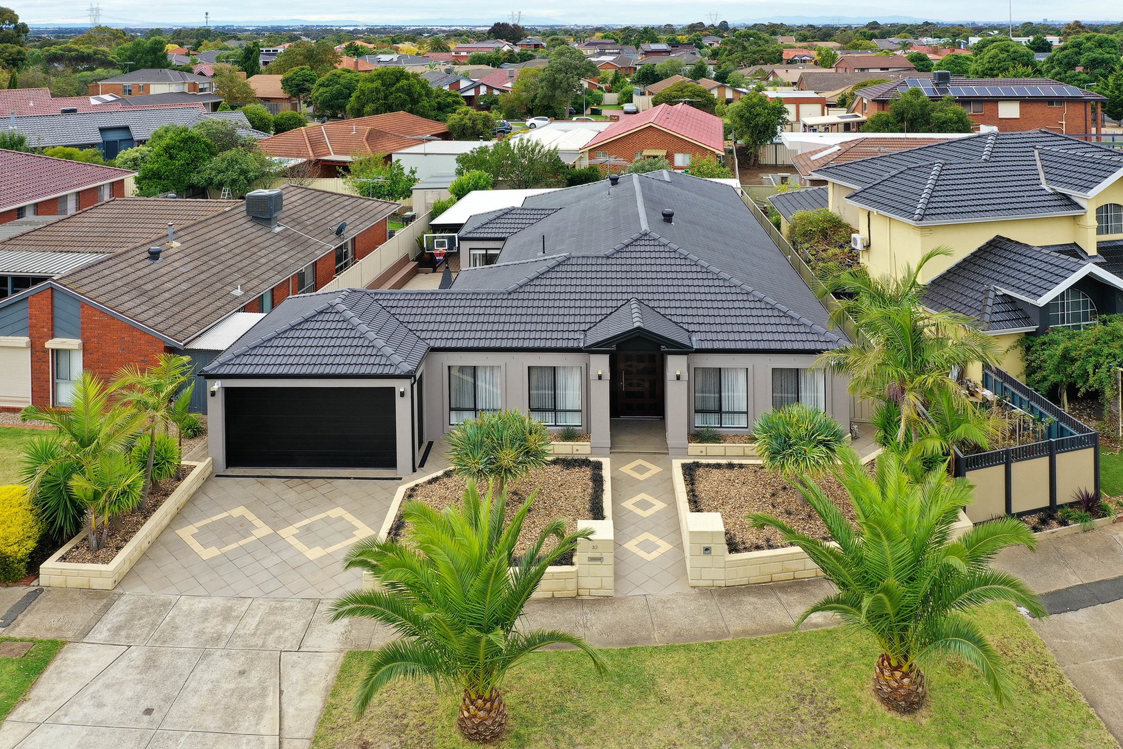 32 Prince Albert CrescentTaylors Lakes, VIC 3038, Taylors Lakes - Thumbnail 2