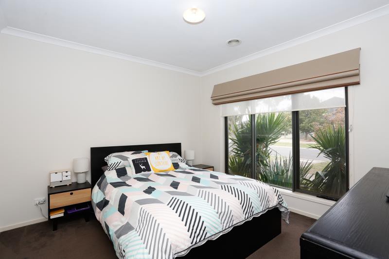 113 Newbury Boulevard, Craigieburn, VIC 3064 - Thumbnail 2 - 16/04/2021