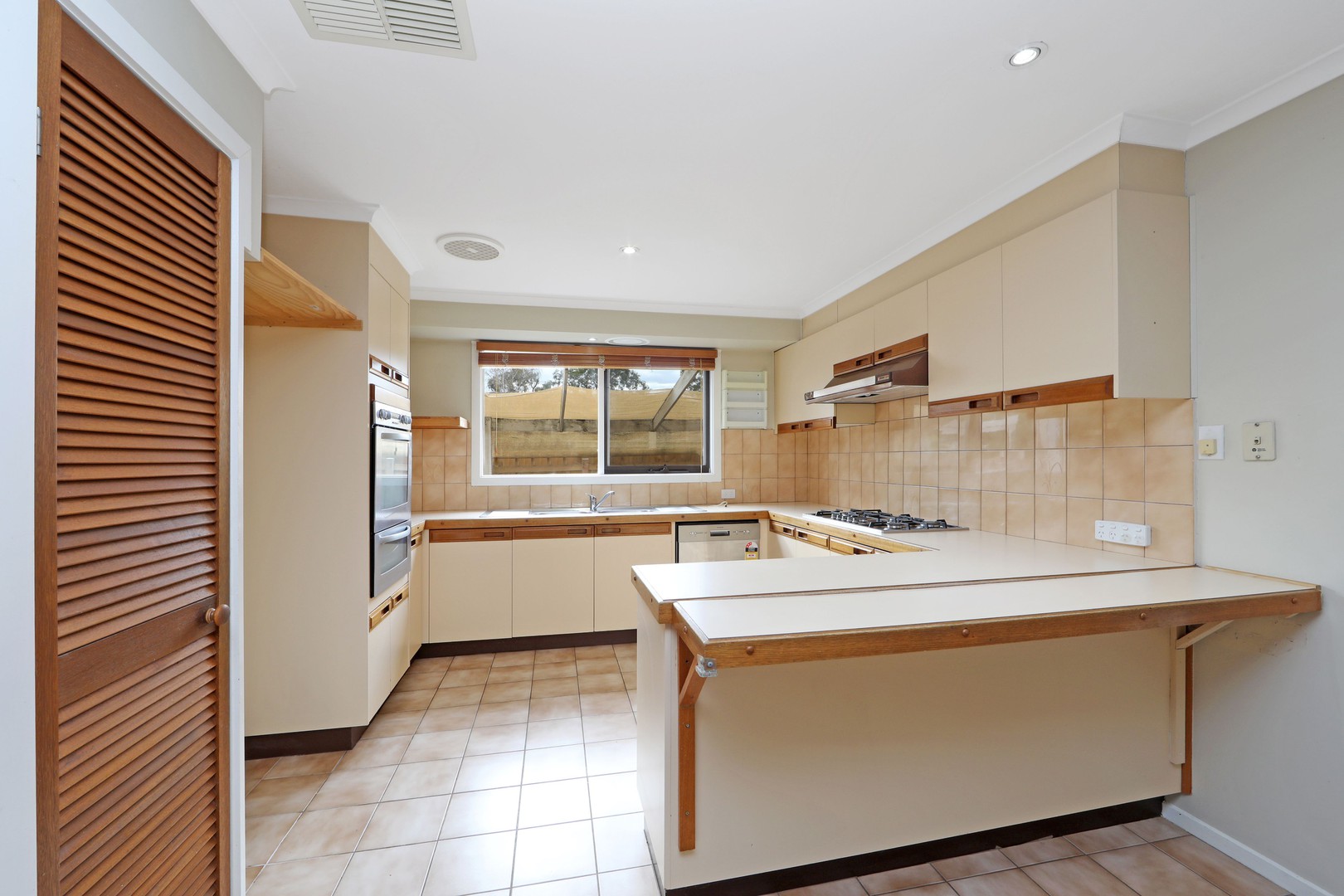 9 Saunders Close, Lysterfield, VIC 3156 - Thumbnail 2 - 20/04/2021