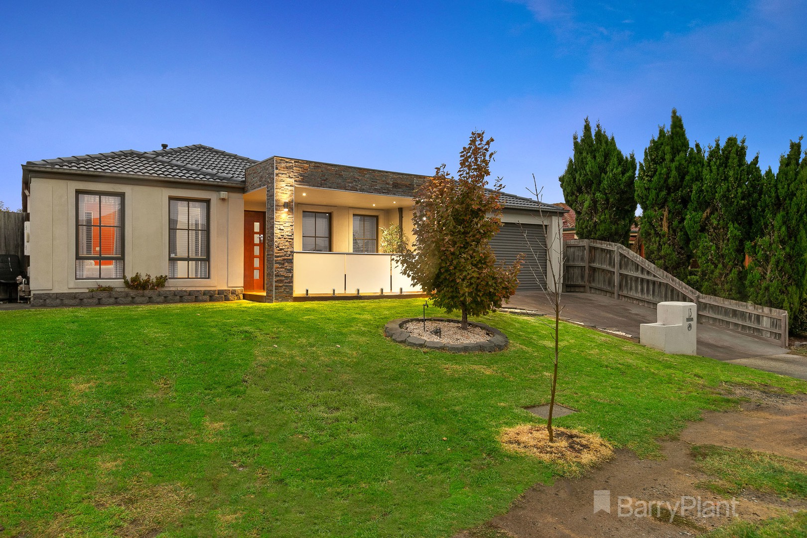 13 Rigby CourtNarre Warren South, VIC 3805, Narre Warren South - Thumbnail 2